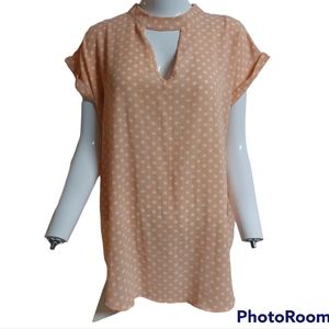 Ocasion peach and white polka dot short cap sleeves top, size 1X, EUC